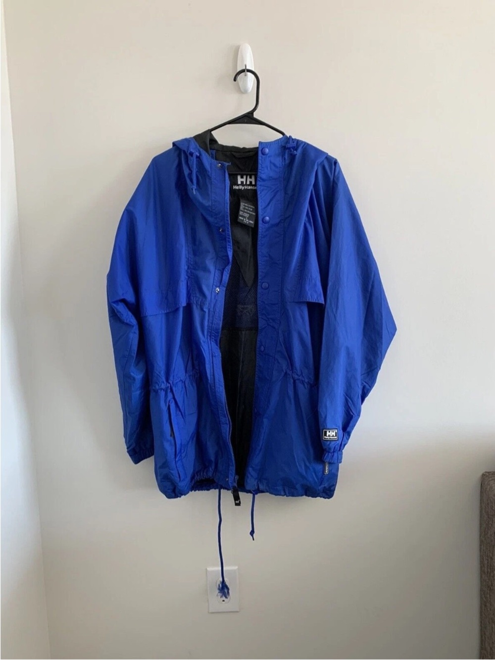Helly Hansen Men’s Royal Blue Hooded Rain Jacket size small.